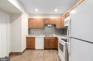 7239 Jillspring Ct, Springfield, VA 22152 - Photo 11