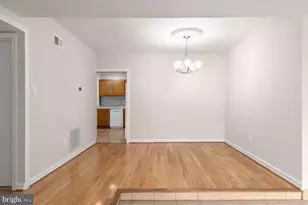 7239 Jillspring Ct, Springfield, VA 22152 - Photo 7