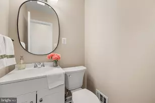 9078 Brook Ford Rd, Burke, VA 22015 - Photo 17