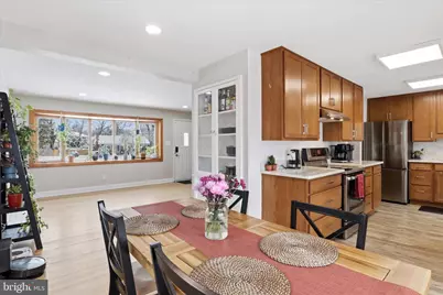 3908 Longstreet Court, Annandale, VA 22003 - Photo 7