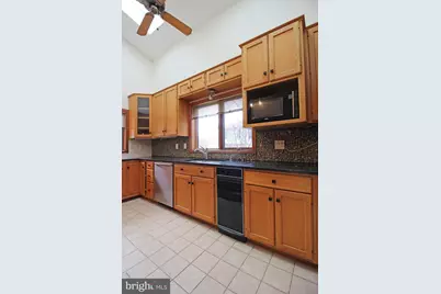 6872 Melrose Drive, McLean, VA 22101 - Photo 9