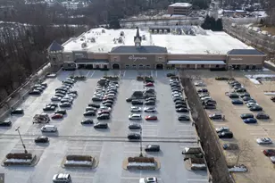 11443 Fogarty Ct, Fairfax, VA 22030 - Photo 3