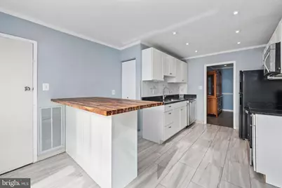 549 Florida Avenue #201, Herndon, VA 20170 - Photo 5