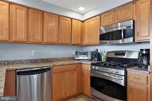 4480 Market Commons Dr, Fairfax, VA 22033 - Photo 9