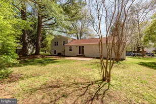 2658 Fanieul Hall Ct, Herndon, VA 20171 - Photo 23