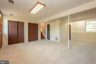 2658 Fanieul Hall Ct, Herndon, VA 20171 - Photo 17