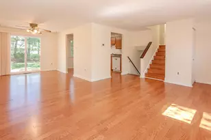 2658 Fanieul Hall Ct, Herndon, VA 20171 - Photo 5