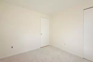 2658 Fanieul Hall Ct, Herndon, VA 20171 - Photo 7