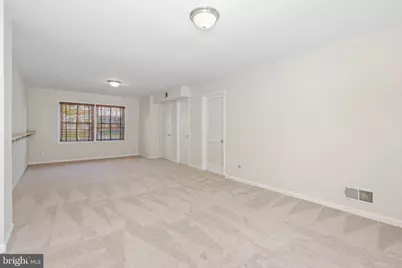 14843 Leicester Court, Centreville, VA 20120 - Photo 9