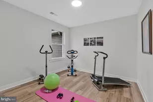 656 Stuart Ct, Herndon, VA 20170 - Photo 37