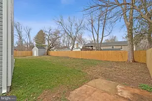 656 Stuart Ct, Herndon, VA 20170 - Photo 43