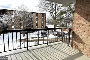 9733 Kings Crown Ct, Fairfax, VA 22031 - Photo 15