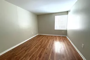 9733 Kings Crown Ct, Fairfax, VA 22031 - Photo 7