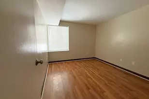 9733 Kings Crown Ct, Fairfax, VA 22031 - Photo 11