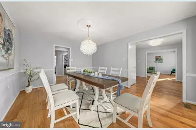 2067 Woodford Road, Vienna, VA 22182 - Photo 7