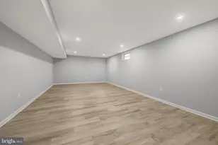 2067 Woodford Rd, Vienna, VA 22182 - Photo 55