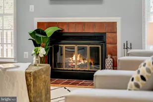 2067 Woodford Rd, Vienna, VA 22182 - Photo 17