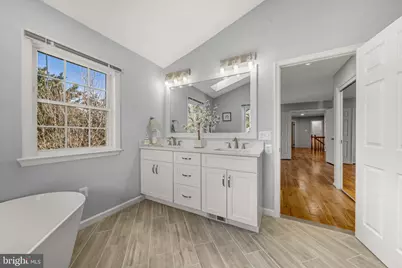 2067 Woodford Road, Vienna, VA 22182 - Photo 41