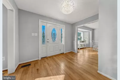 2067 Woodford Road, Vienna, VA 22182 - Photo 3