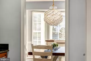 2067 Woodford Rd, Vienna, VA 22182 - Photo 5