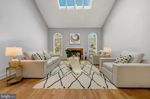 2067 Woodford Rd, Vienna, VA 22182 - Photo 15