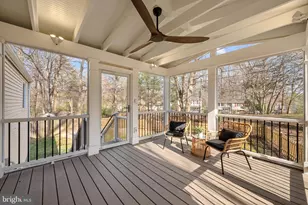 8463 Yellow Leaf Ct, Springfield, VA 22153 - Photo 21