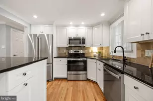 8463 Yellow Leaf Ct, Springfield, VA 22153 - Photo 11