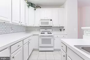 11575 Cavalier Landing Ct, Fairfax, VA 22030 - Photo 17