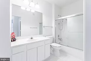 11575 Cavalier Landing Ct, Fairfax, VA 22030 - Photo 25