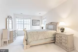 11575 Cavalier Landing Ct, Fairfax, VA 22030 - Photo 7