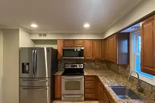 7304 Mallory Cir, Alexandria, VA 22315 - Photo 9