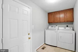 14720 Top Sergeant Ln, Centreville, VA 20121 - Photo 19