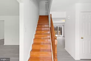 6129 Franconia Station Ln, Alexandria, VA 22310 - Photo 3