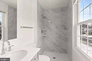 6129 Franconia Station Ln, Alexandria, VA 22310 - Photo 23