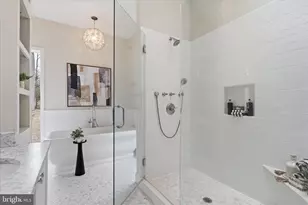 945 Hickory Run Ln, Great Falls, VA 22066 - Photo 37