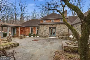 945 Hickory Run Ln, Great Falls, VA 22066 - Photo 3