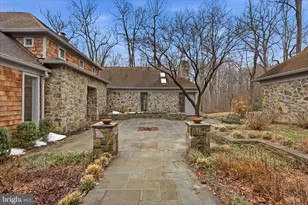 945 Hickory Run Ln, Great Falls, VA 22066 - Photo 5