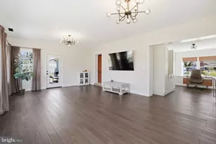 8804 Oak Leaf Dr, Alexandria, VA 22309 - Photo 9