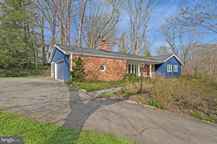 1438 Brookhaven Dr, McLean, VA 22101 - Photo 9