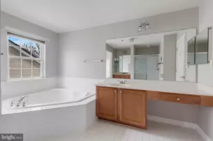 7752 Milford Haven Dr, Lorton, VA 22079 - Photo 9