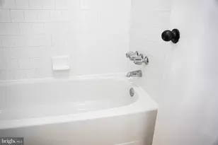 4451 Pembrook Village Dr, Alexandria, VA 22309 - Photo 9