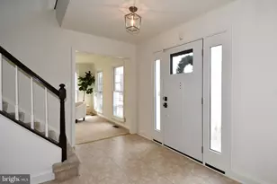 4407 Galesbury Ln, Chantilly, VA 20151 - Photo 3