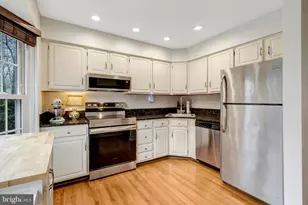 6224 Mockingbird Pond Terrace, Burke, VA 22015 - Photo 9