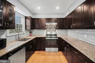 7207 Jayhawk St, Annandale, VA 22003 - Photo 13