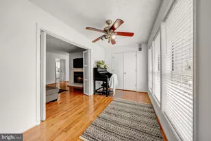 10147 Oakton Terrace Rd, Oakton, VA 22124 - Photo 17