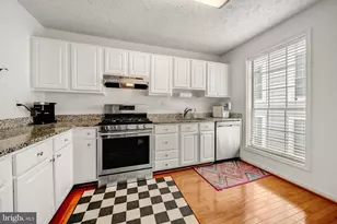 10147 Oakton Terrace Rd, Oakton, VA 22124 - Photo 13