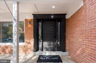 12183 Holly Knoll Cir, Great Falls, VA 22066 - Photo 3