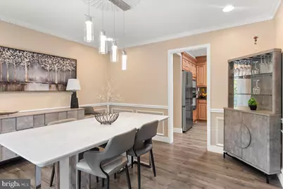 12183 Holly Knoll Circle, Great Falls, VA 22066 - Photo 11