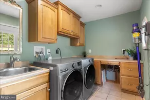 12183 Holly Knoll Cir, Great Falls, VA 22066 - Photo 37