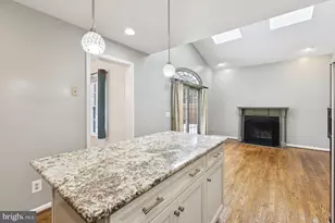 14422 Coachway Dr, Centreville, VA 20120 - Photo 9